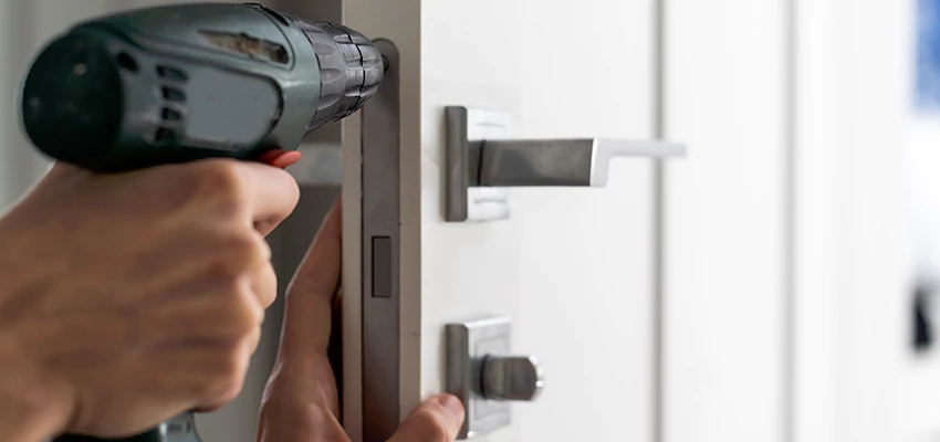 Locksmith For Lock Replacement Near Me in Huntley, IL