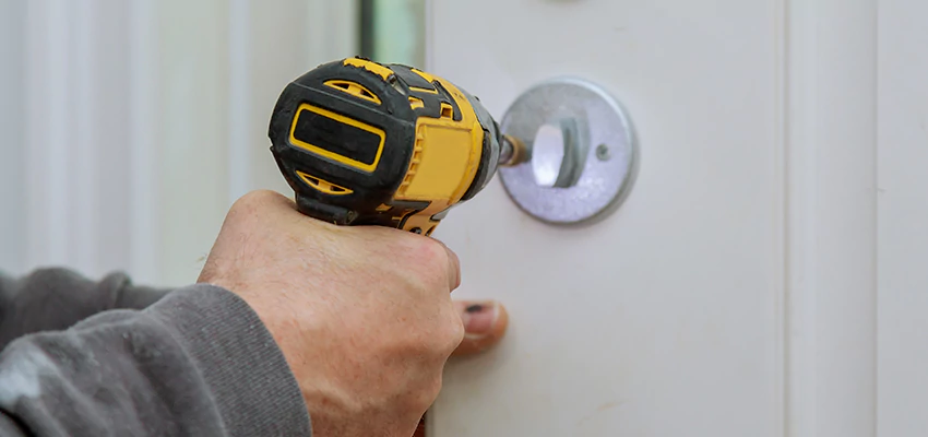 Street Locksmith For Smart Lock Repair in Huntley, IL